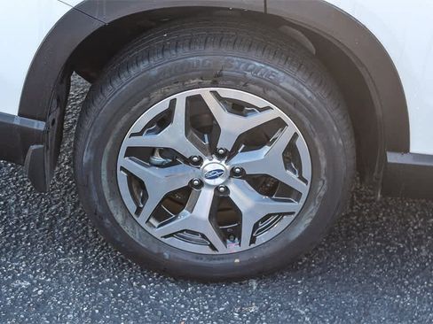 Used 2023 Subaru Forester Premium image 13