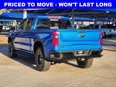 Used 2025 Chevrolet Silverado 1500 ZR2 w/ Technology Package AWD/4WD image 3