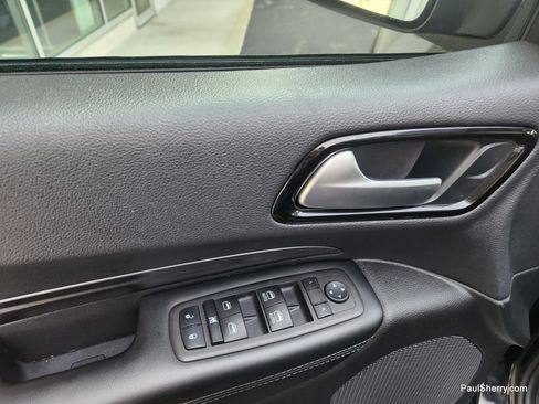 Used 2023 Dodge Durango SXT w/ SXT Blacktop Group AWD/4WD image 23
