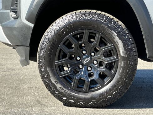 Used 2024 Chevrolet Colorado Trail Boss w/ Technology Package image 22