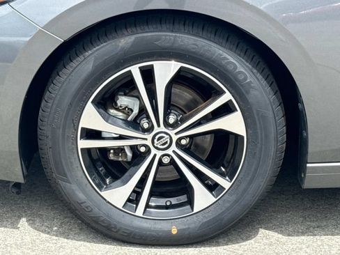 Used 2022 Nissan Sentra SV FWD image 5