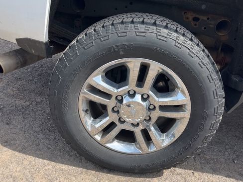 Used 2018 Chevrolet Silverado 2500 LTZ w/ Custom Sport Edition AWD/4WD image 11