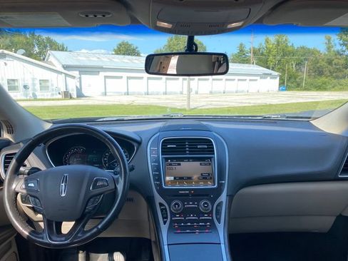 Used 2016 Lincoln MKX Select w/ Select Plus Package FWD image 18