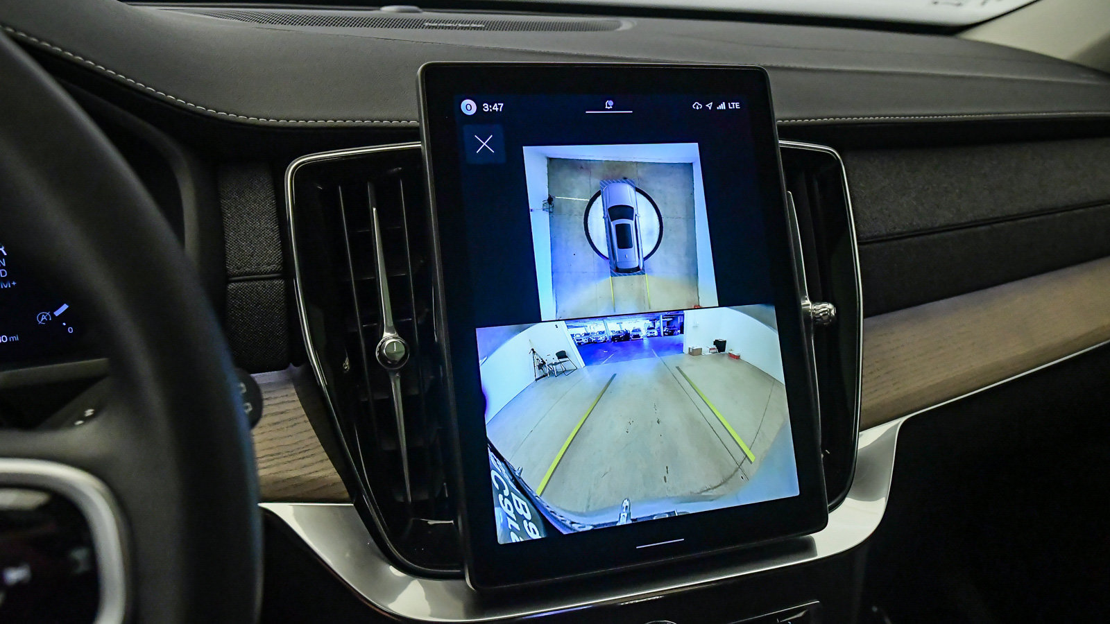 Certified 2026 Volvo XC90 B6 Plus AWD/4WD image 24