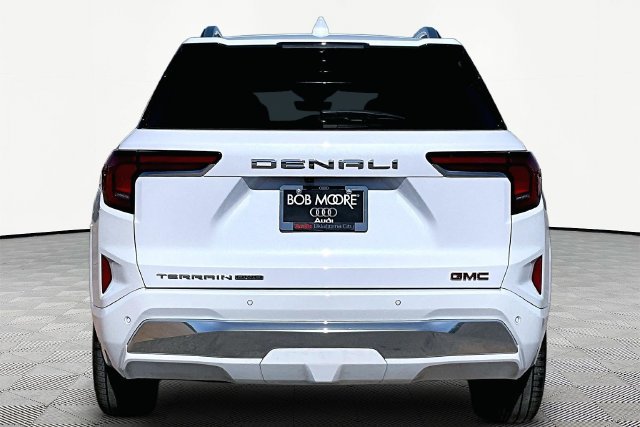 Used 2026 GMC Terrain Denali AWD/4WD image 4