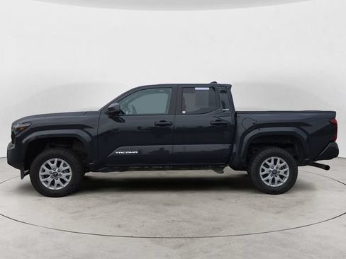 Used 2024 Toyota Tacoma SR5 AWD/4WD image 8