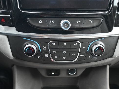 Used 2019 Chevrolet Traverse LT w/ LT Premium Package image 28