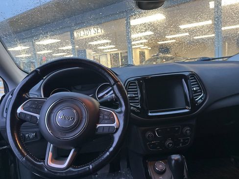 Used 2020 Jeep Compass Limited image 12