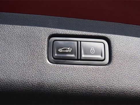 Used 2022 Genesis GV70 2.5T w/ Advanced Package image 20