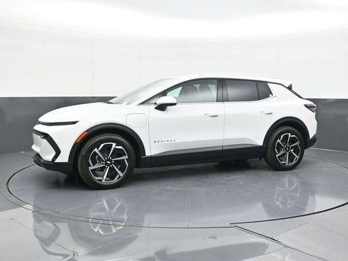 New 2026 Chevrolet Equinox EV LT image 6