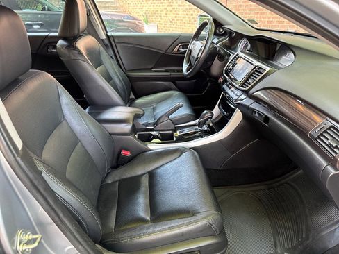 Used 2017 Honda Accord EX-L image 27