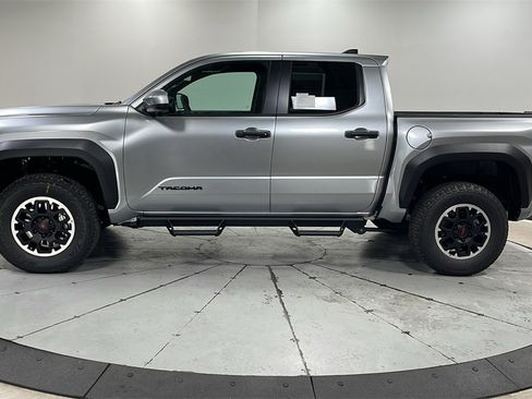 New 2025 Toyota Tacoma TRD Off-Road image 8