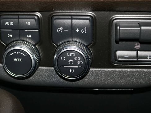 Used 2022 GMC Yukon XL Denali AWD/4WD image 22