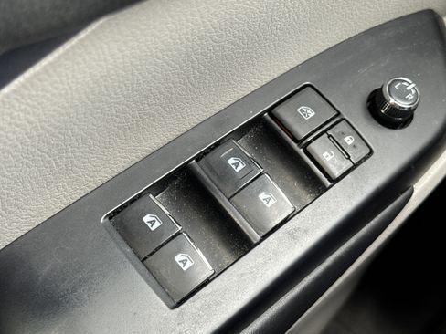 Used 2017 Toyota Highlander Limited image 22