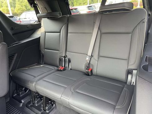 Used 2025 GMC Yukon Elevation AWD/4WD image 13