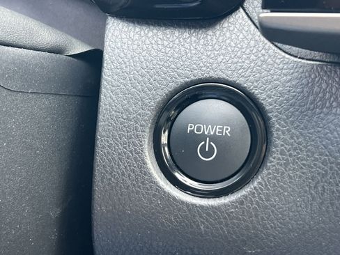 Used 2025 Toyota Camry XLE image 31