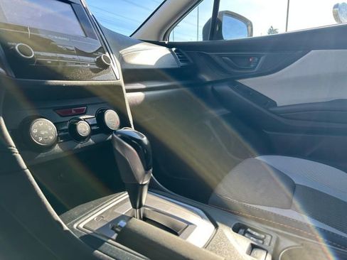 Used 2018 Subaru Crosstrek 2.0i Premium w/ Eyesight System image 17