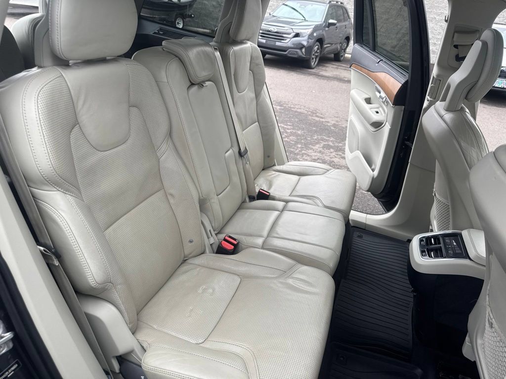 Used 2017 Volvo XC90 T6 Inscription w/ Vision Package AWD/4WD image 15