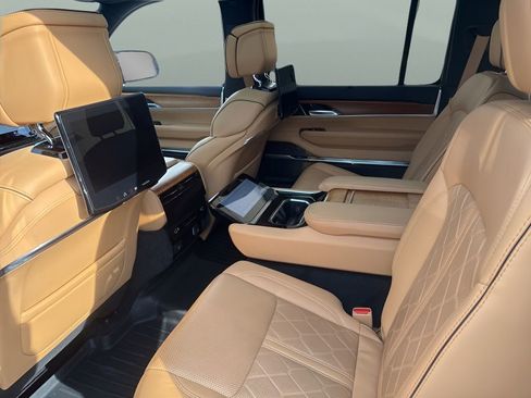 Used 2022 Jeep Grand Wagoneer Series III w/ Rear Seat Video Group 1 AWD/4WD image 20