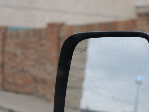 Used 2024 Nissan Titan SV w/ SV Convenience Package image 21