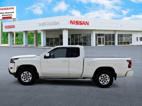 Used 2024 Nissan Frontier SV w/ Technology Package AWD/4WD image 3