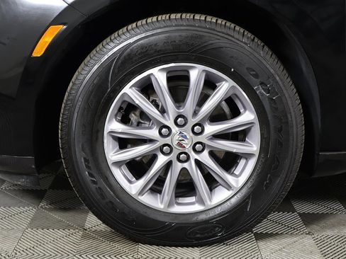 Used 2024 Buick Enclave Premium image 27