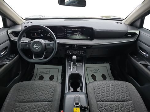 Used 2025 Nissan Kicks SV image 12