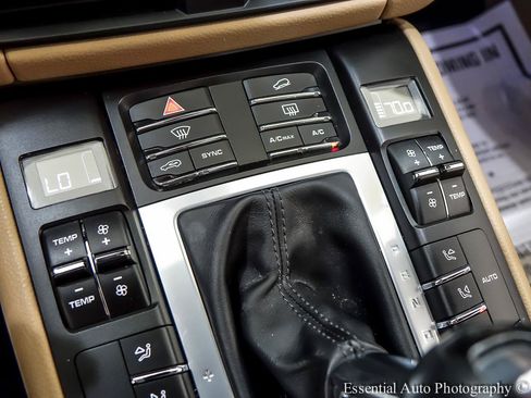 Used 2020 Porsche Macan w/ Driver Memory Package AWD/4WD image 25