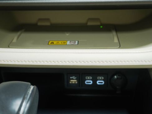 Used 2023 Toyota Highlander XLE image 21