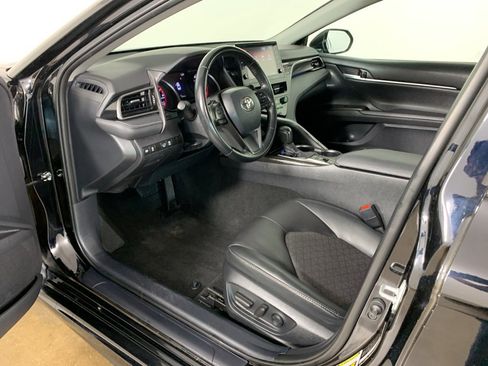 Used 2023 Toyota Camry XSE image 21