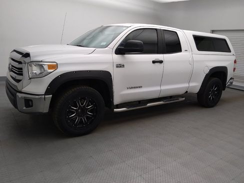 Used 2016 Toyota Tundra SR5 w/ SR5 Upgrade Package RWD image 2