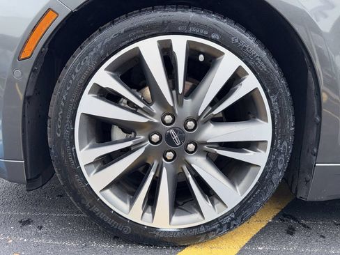 Used 2019 Lincoln MKZ Reserve FWD image 19