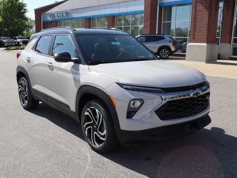 New 2026 Chevrolet TrailBlazer RS w/ Convenience Package AWD/4WD image 2