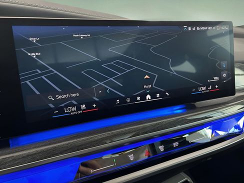 Used 2023 BMW i7 xDrive60 image 9