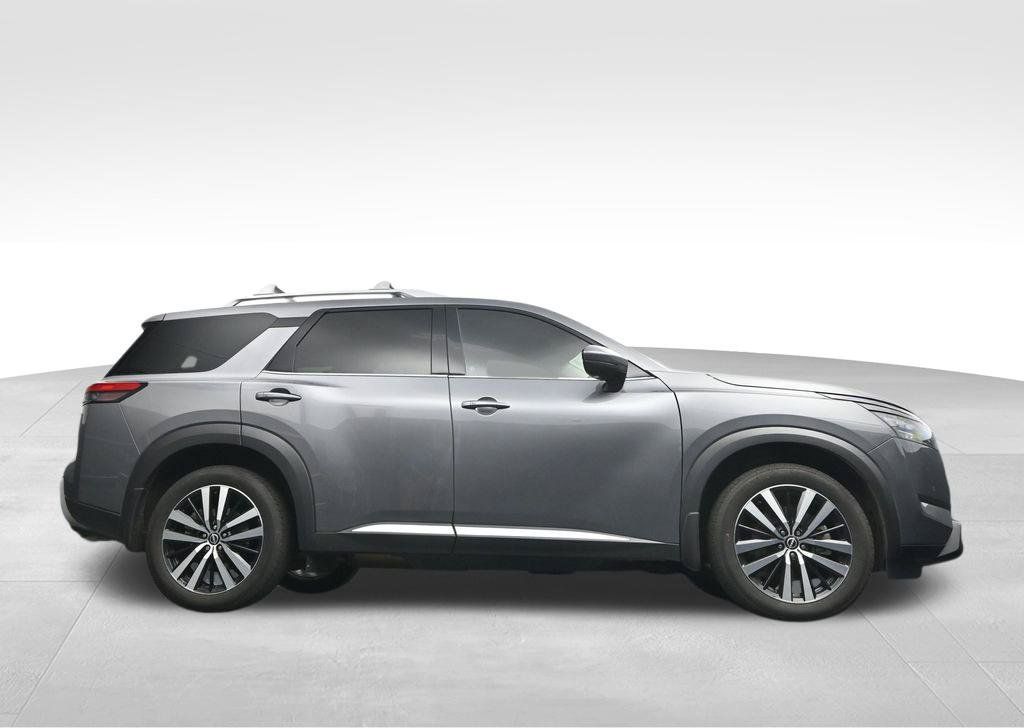 Used 2025 Nissan Pathfinder Platinum AWD/4WD image 42