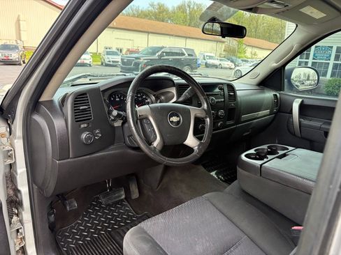 Used 2011 Chevrolet Silverado 1500 LT AWD/4WD image 13
