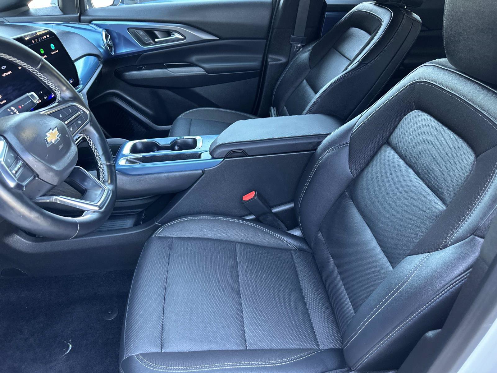 Used 2024 Chevrolet Equinox EV LT FWD image 24