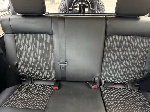 Used 2012 Jeep Wrangler Unlimited Sahara AWD/4WD image 54