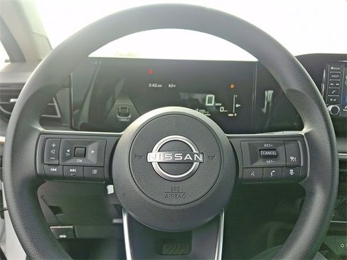 Used 2025 Nissan Kicks S image 18