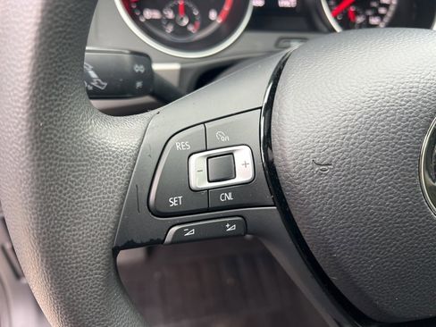 Used 2018 Volkswagen Atlas Launch Edition image 13