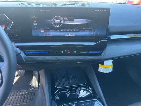 Certified 2025 BMW 530i image 14