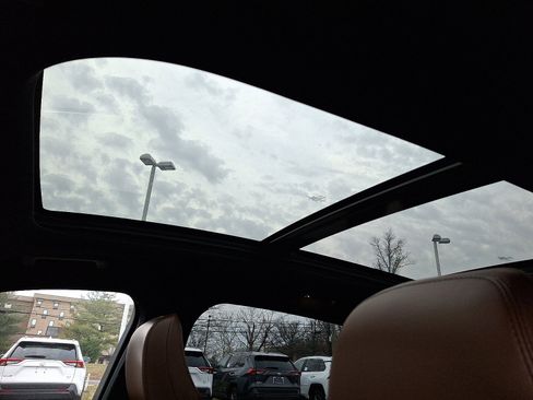 Used 2022 Lincoln Nautilus Reserve w/ Equipment Group 201A image 14