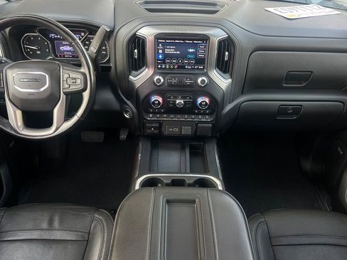 Used 2022 GMC Sierra 3500 Denali w/ Denali Black Diamond Edition AWD/4WD image 17