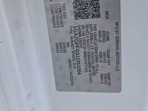 Used 2018 Chevrolet Express 3500 LT w/ LT Preferred Equipment Group RWD image 22