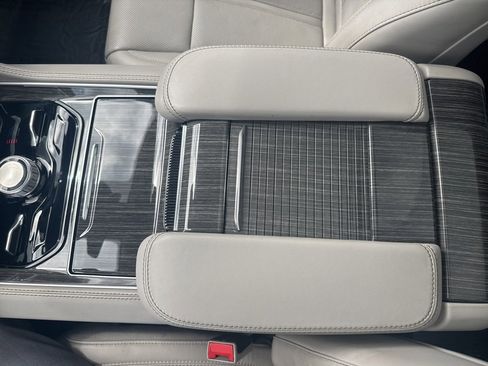 Used 2022 Jeep Wagoneer Series III w/ Premium Group I image 38