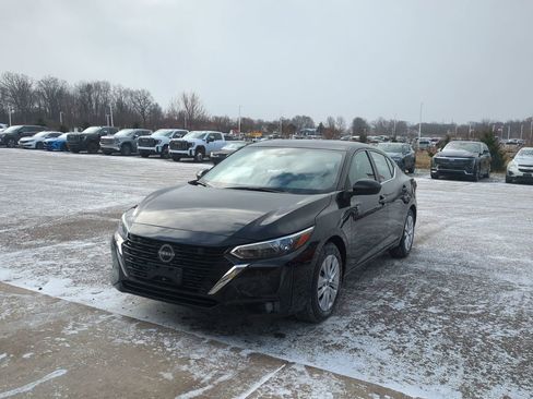 Used 2025 Nissan Sentra S image 4