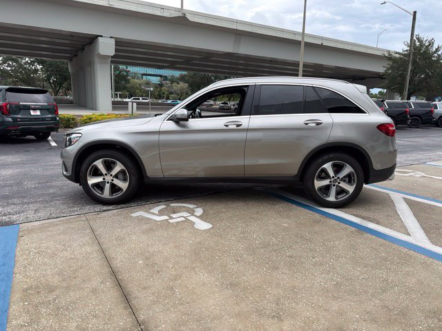 Used 2019 Mercedes-Benz GLC 300 image 4