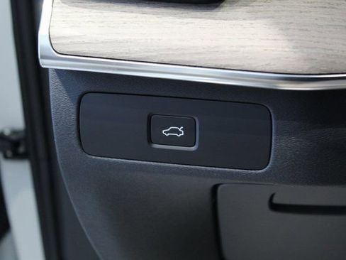 New 2026 Volvo XC90 B6 Ultra w/ Lounge Package AWD/4WD image 16