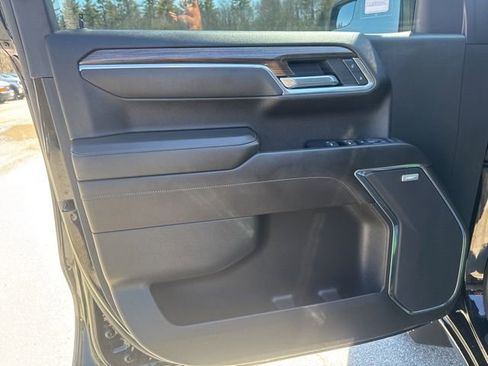 Used 2022 Chevrolet Silverado 1500 LT Trail Boss w/ Convenience Package II image 9