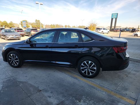 Used 2025 Volkswagen Jetta S image 4